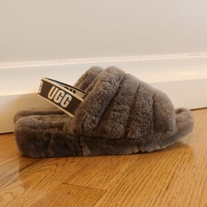 UGG furry slide shoes grey platform branded 10 fun cozy winter lounge trendy